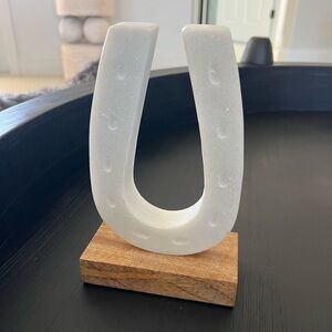 MARBLE White Horseshoe Decor